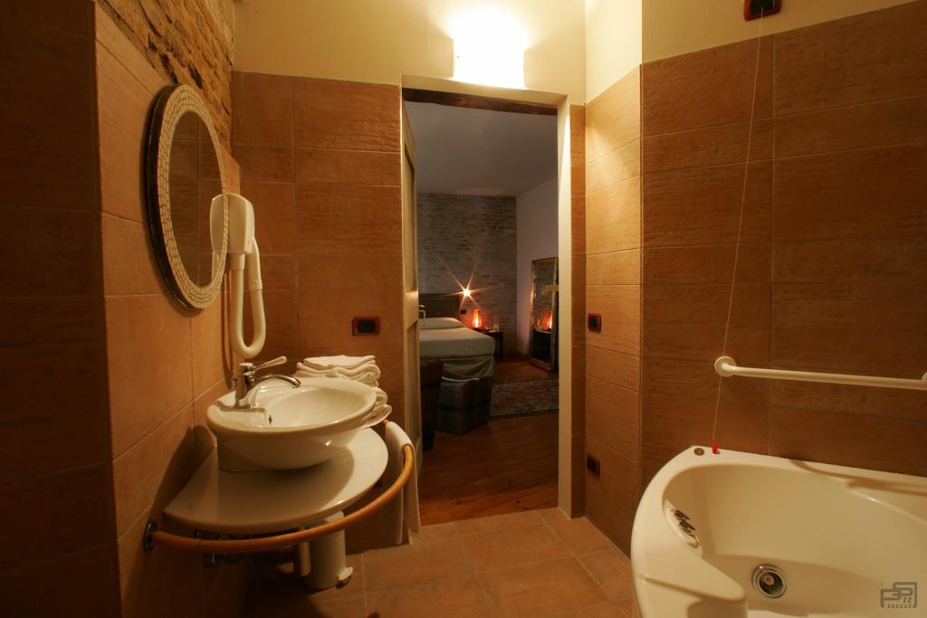 Ristorante Country House Isolabelgatto Villa Fano Værelse billede